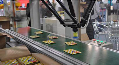 薯片自動(dòng)分揀機(jī)器人